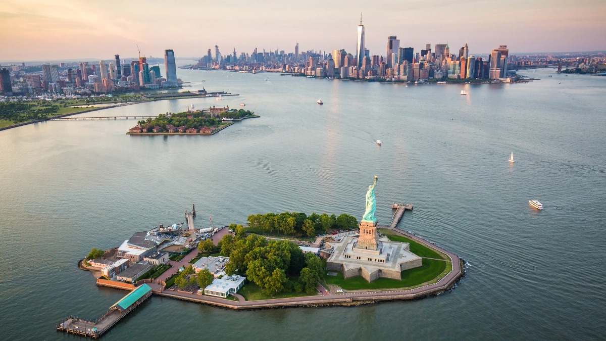 Services Area 2 USA statue of liberty image